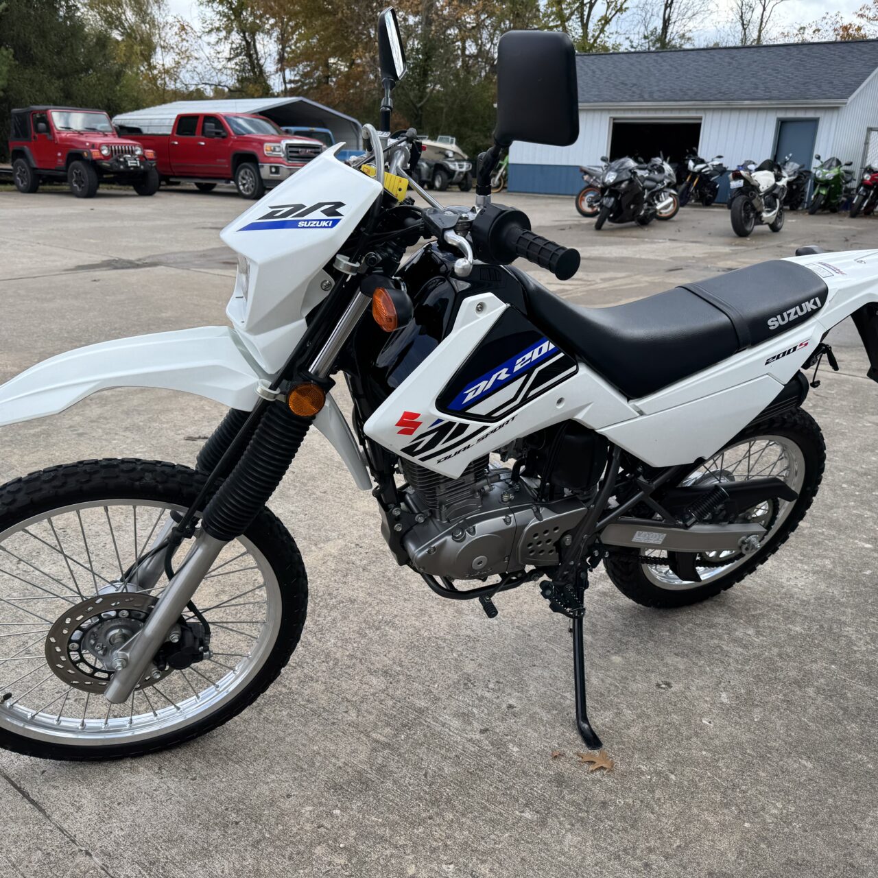 2019 Suzuki DR200SE